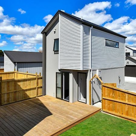 4 Bedroom Home Fully Furnished In Papakura, Окленд Экстерьер фото