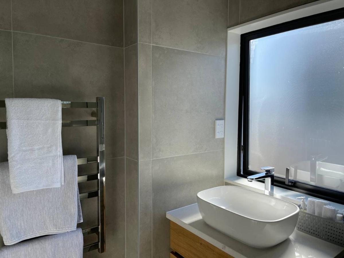 4 Bedroom Home Fully Furnished In Papakura, Окленд Экстерьер фото