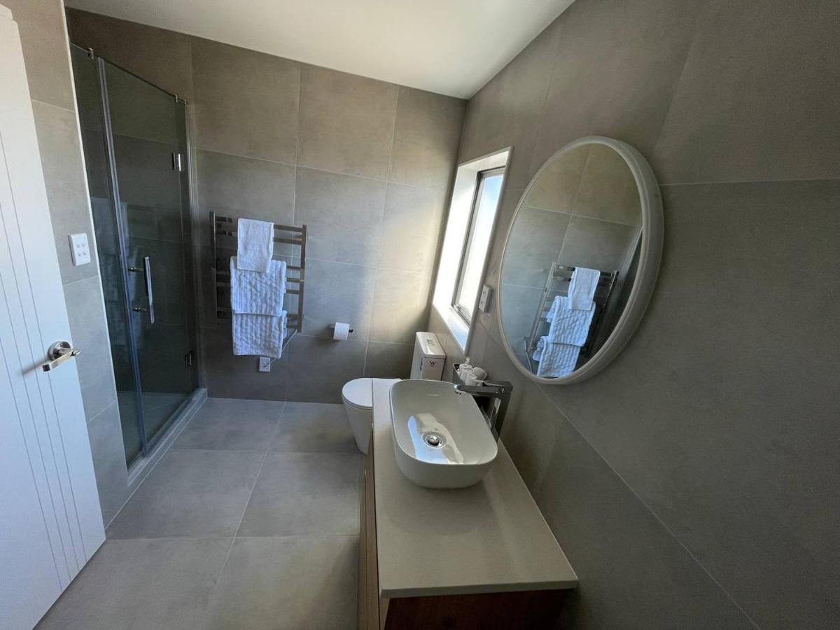 4 Bedroom Home Fully Furnished In Papakura, Окленд Экстерьер фото